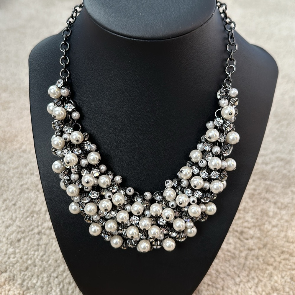 Gorgeous Premier Jewelry necklace